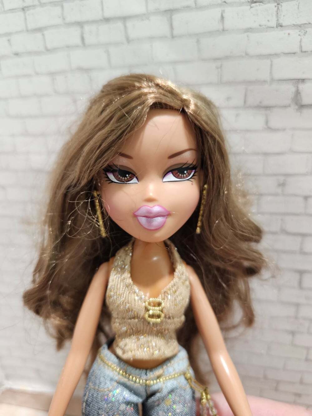 2006 Bratz Passion 4 Fashion Yasmin Doll Gold Top Glitter Jeans One Shoe MGA